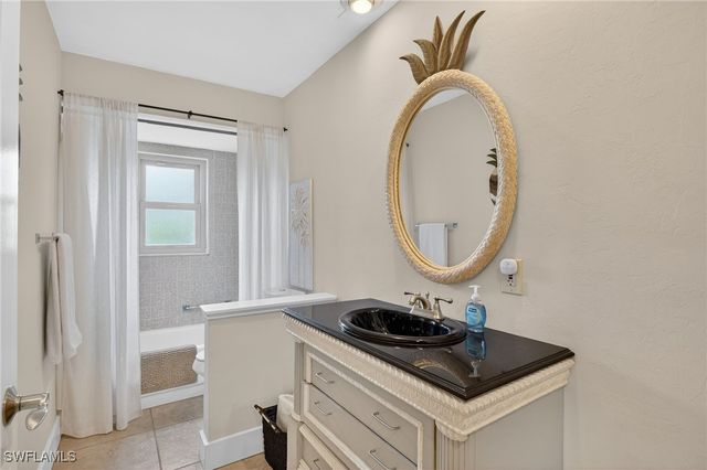 542 92nd AVE N, Naples, FL 34108