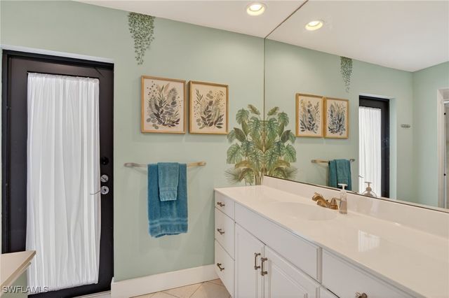 542 92nd AVE N, Naples, FL 34108