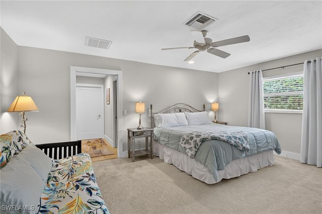 542 92nd AVE N, Naples, FL 34108