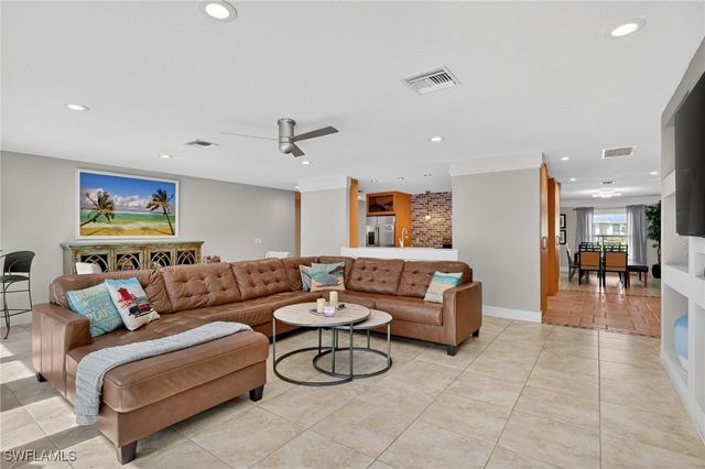 542 92nd AVE N, Naples, FL 34108