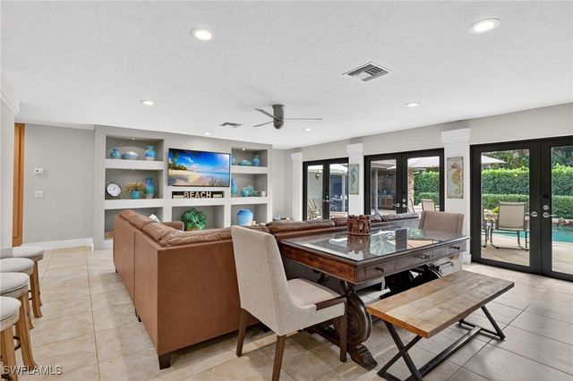 542 92nd AVE N, Naples, FL 34108