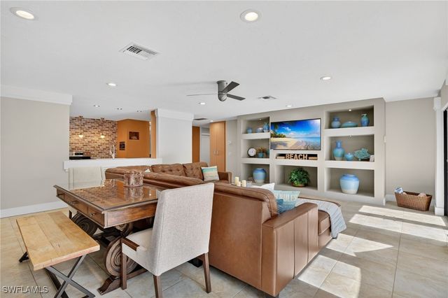 542 92nd AVE N, Naples, FL 34108