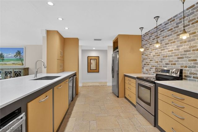 542 92nd AVE N, Naples, FL 34108