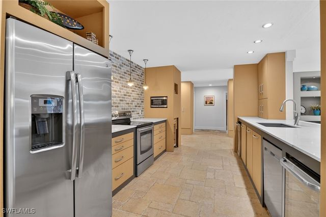 542 92nd AVE N, Naples, FL 34108