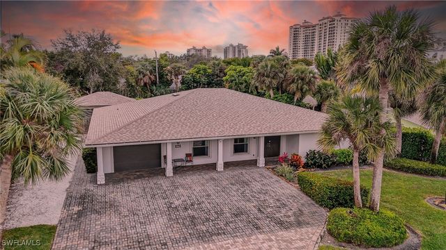 542 92nd AVE N, Naples, FL 34108