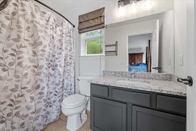 608 Heritage Circle, Fenton, MI 48430