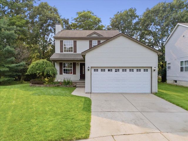608 Heritage Circle, Fenton, MI 48430