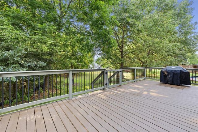 608 Heritage Circle, Fenton, MI 48430