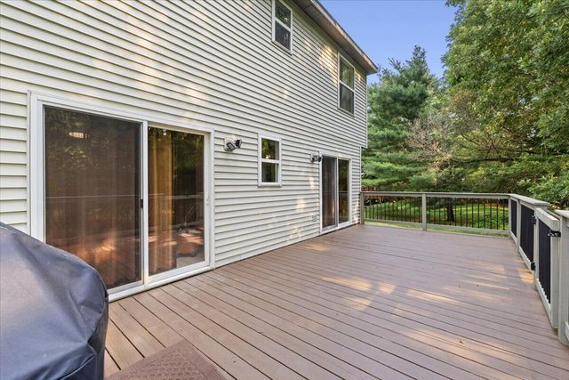 608 Heritage Circle, Fenton, MI 48430