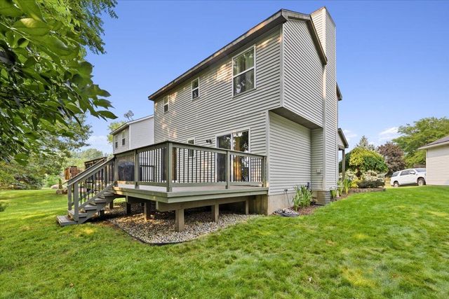 608 Heritage Circle, Fenton, MI 48430