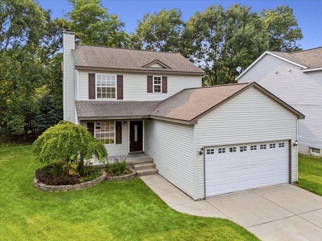608 Heritage Circle, Fenton, MI 48430