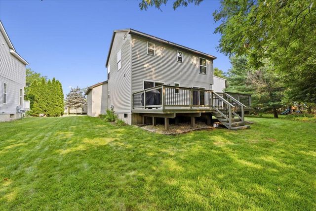 608 Heritage Circle, Fenton, MI 48430