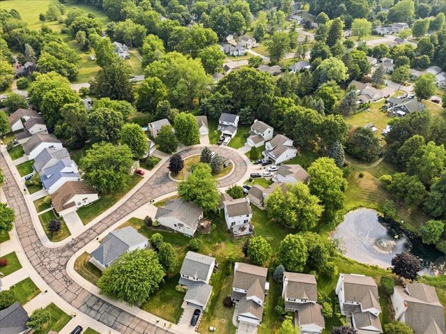 608 Heritage Circle, Fenton, MI 48430
