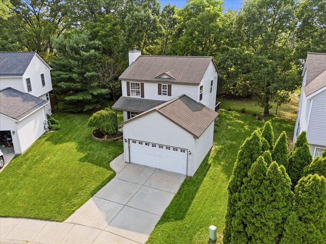 608 Heritage Circle, Fenton, MI 48430