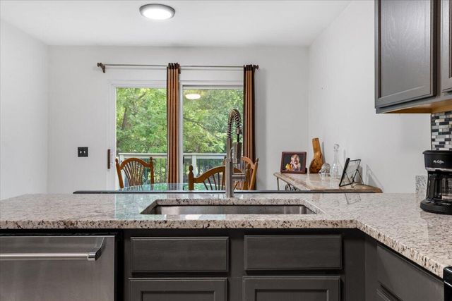 608 Heritage Circle, Fenton, MI 48430