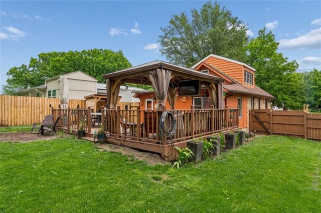 1102 S Leslie Avenue, Independence, MO 64050
