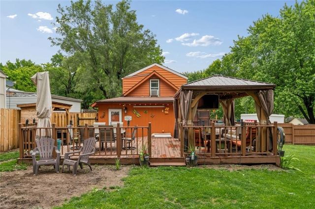 1102 S Leslie Avenue, Independence, MO 64050