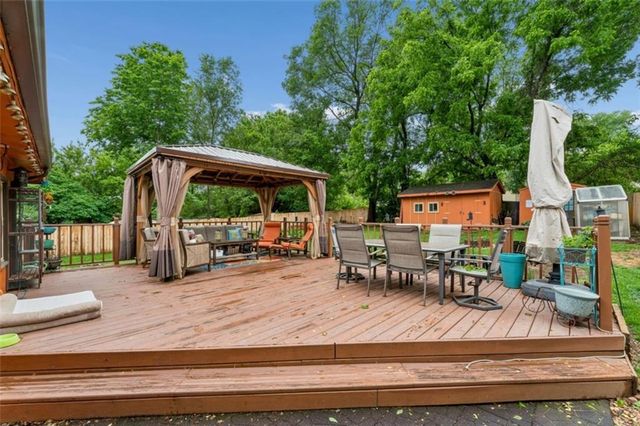 1102 S Leslie Avenue, Independence, MO 64050