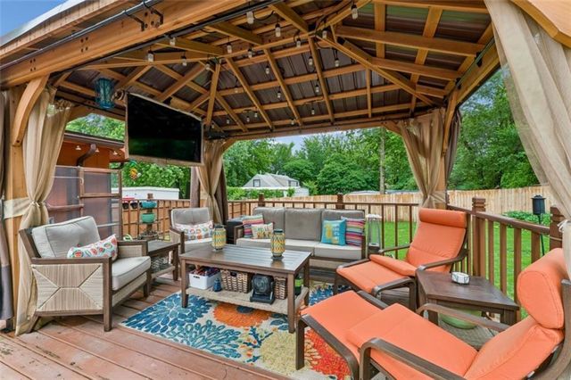 1102 S Leslie Avenue, Independence, MO 64050