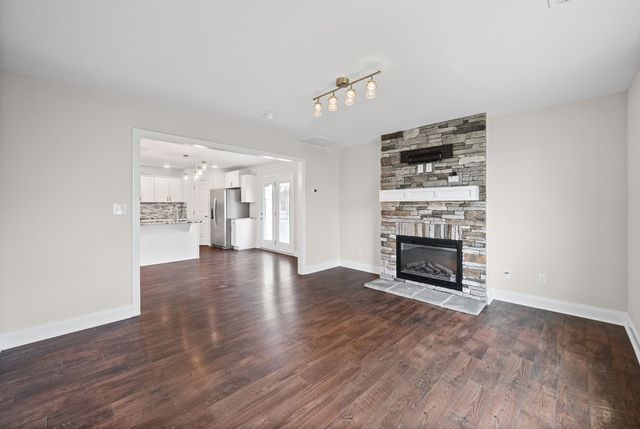 520 Somerset Ln, Clarksville, TN 37042