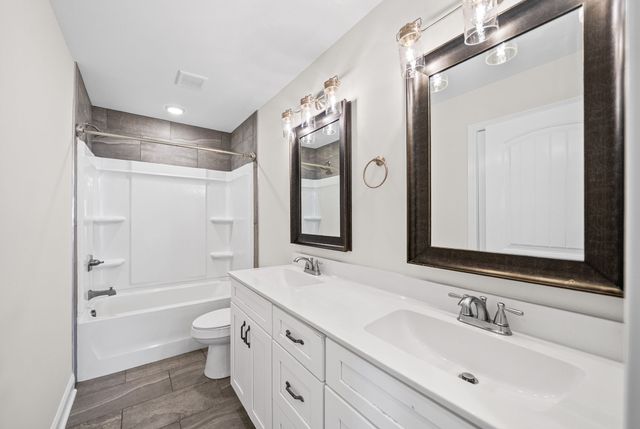 520 Somerset Ln, Clarksville, TN 37042