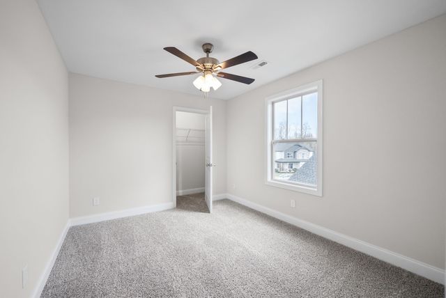 520 Somerset Ln, Clarksville, TN 37042