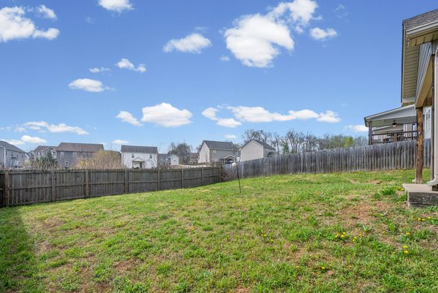 520 Somerset Ln, Clarksville, TN 37042