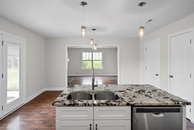 520 Somerset Ln, Clarksville, TN 37042