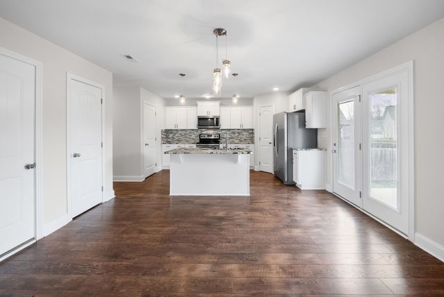 520 Somerset Ln, Clarksville, TN 37042