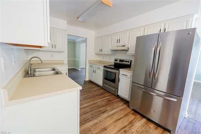 1004 Wymers CT, Chesapeake, VA 23322