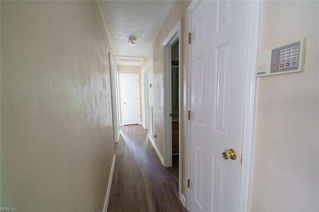 1004 Wymers CT, Chesapeake, VA 23322