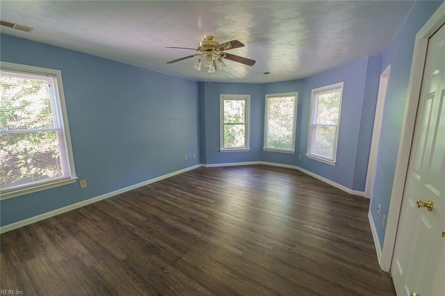 1004 Wymers CT, Chesapeake, VA 23322