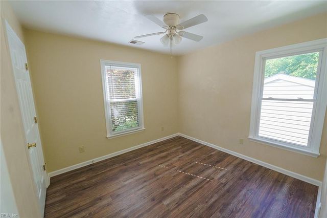 1004 Wymers CT, Chesapeake, VA 23322