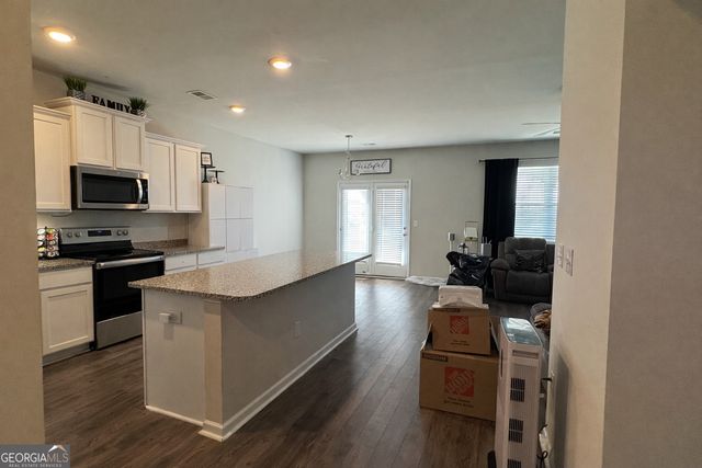 573 Chelan Court, Hoschton, GA 30548