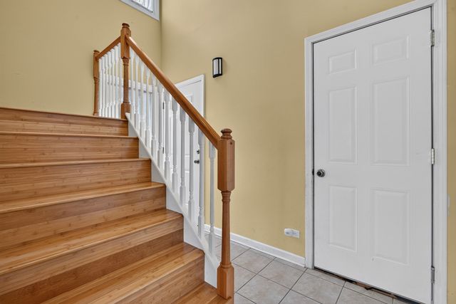 1042 E Randville Drive, Palatine, IL 60074