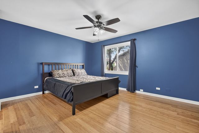 1042 E Randville Drive, Palatine, IL 60074