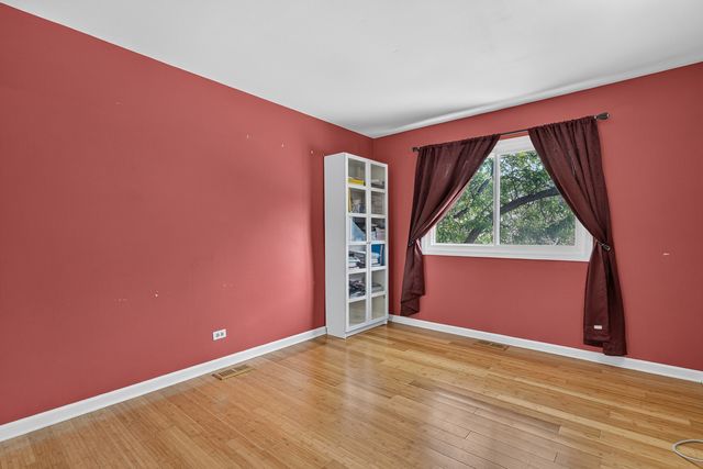1042 E Randville Drive, Palatine, IL 60074