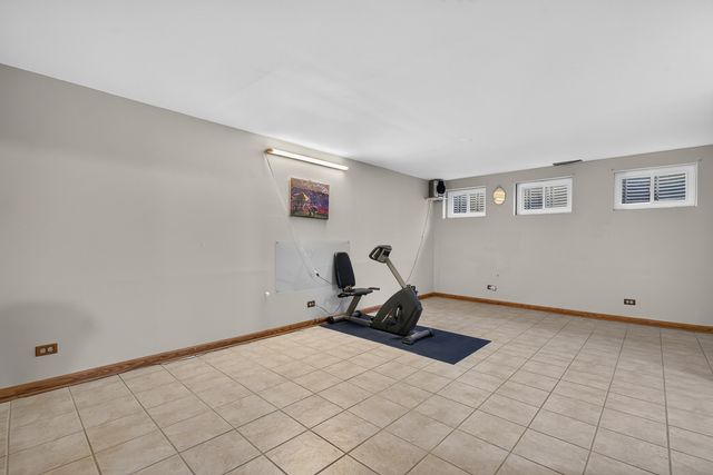 1042 E Randville Drive, Palatine, IL 60074