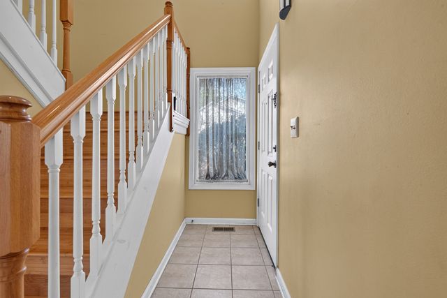 1042 E Randville Drive, Palatine, IL 60074
