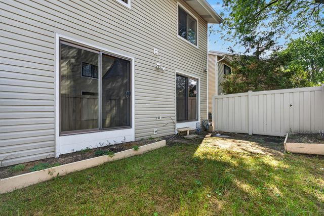 1042 E Randville Drive, Palatine, IL 60074