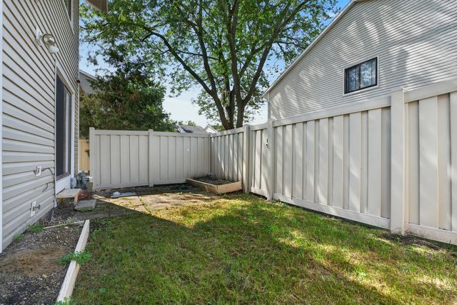 1042 E Randville Drive, Palatine, IL 60074