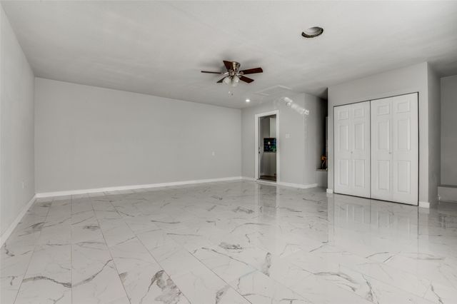 113 Brook Hollow Drive, Desoto, TX 75115