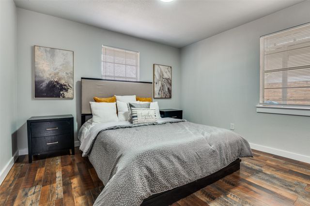 113 Brook Hollow Drive, Desoto, TX 75115