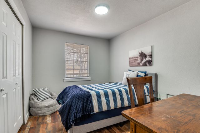 113 Brook Hollow Drive, Desoto, TX 75115