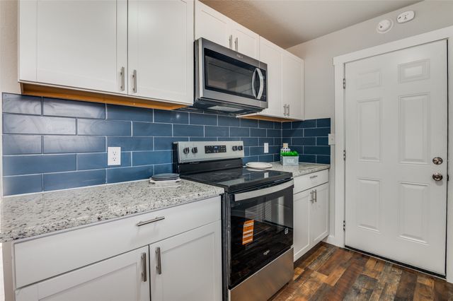 113 Brook Hollow Drive, Desoto, TX 75115