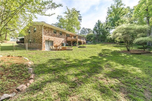 4260 Wood Forest Place, Macon, GA 31210
