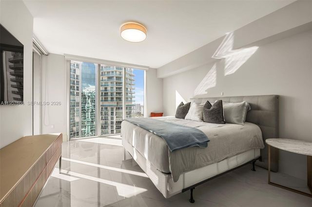 300 Sunny Isles Boulevard 42202, Sunny Isles Beach, FL 33160