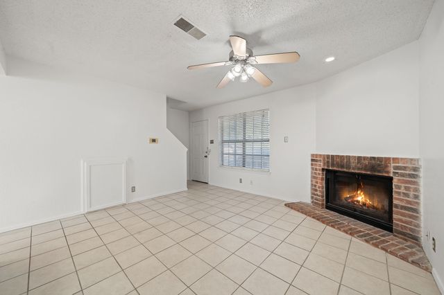 929 W Hickory Street A2, Denton, TX 76201