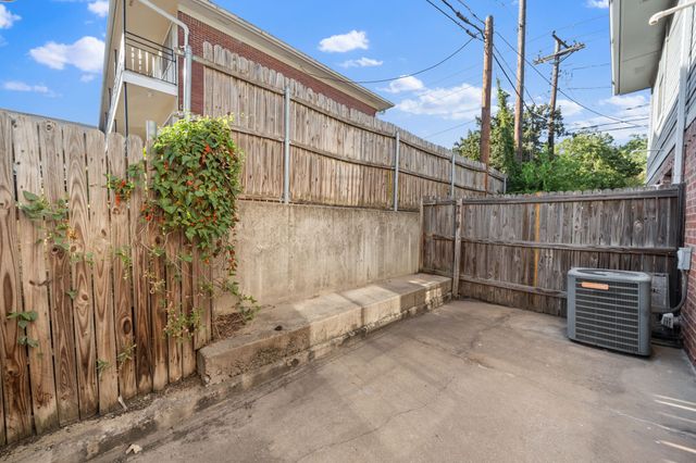 929 W Hickory Street A2, Denton, TX 76201