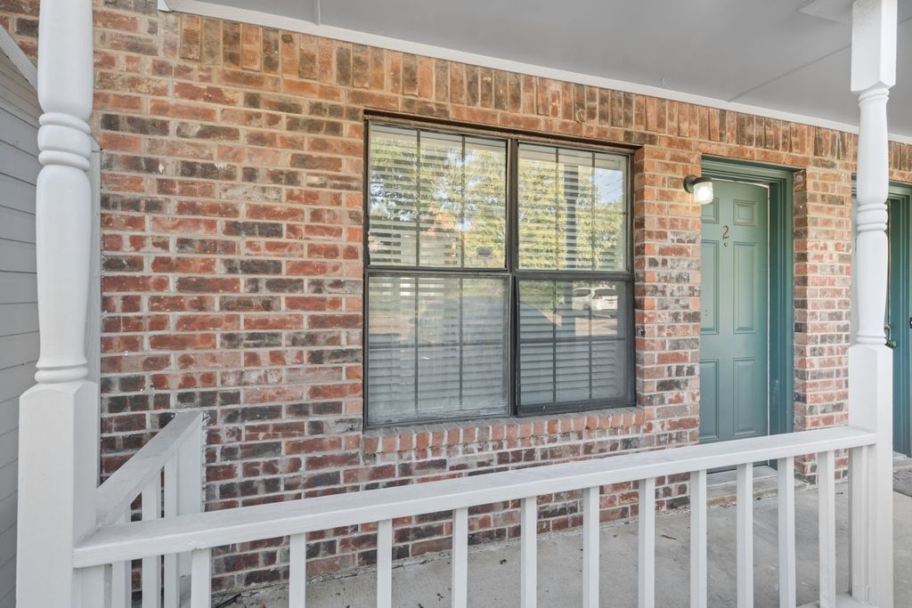 929 W Hickory Street A2, Denton, TX 76201